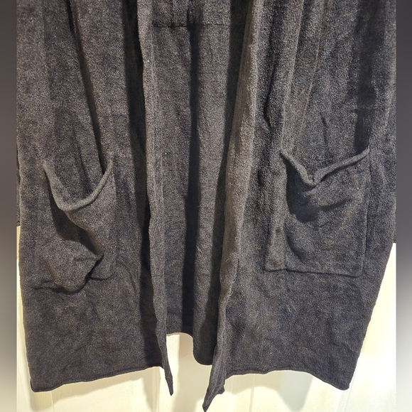 Barefoot Dreams CozyChic Lite Santa Monica Cardigan Size Medium Black - Picture 2 of 8